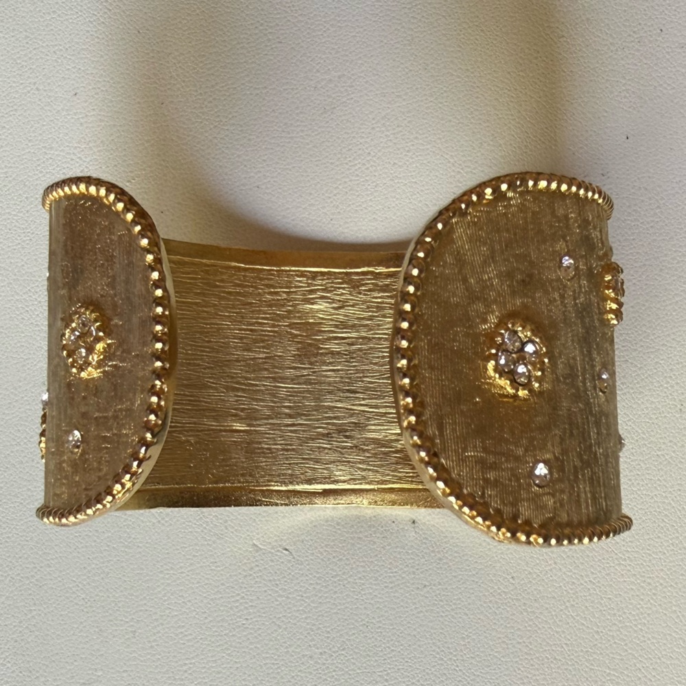 Flower Cuff - Picture 6 of 7